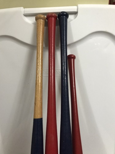 Atlanta Braves Baseball Miniature Wood Bats Lot Of 4 Blue Red 1997 1999 2003 Vtg - Picture 3 of 5