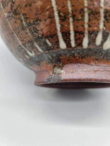A Studio Pottery Footed Bowl By Motoko Wakana, Trail On Tenmoku. - Picture 8 of 12