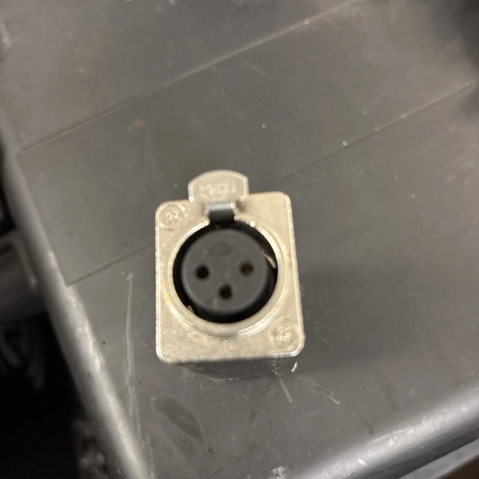 2x Sescom XLRF to 75 Ohm BNC Female AES/EBU Impedance Transformer SES-AES-EBU-1 - Image 4 of 4