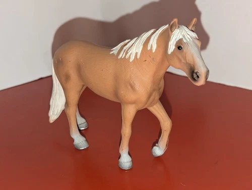 Schleich 2006 Palomino Stallion Horse   5 5/8"