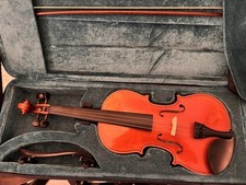 Yamaha V-5 Violin Outfit 4/4 Size with Case, Shoulder-rest, Bow And Rosin In VGC