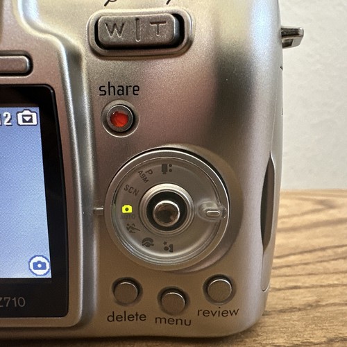 Kodak EasyShare Z710 7.1MP 10x Zoom Digital Camera- Silver - Near Mint - Bundle - Picture 5 of 6