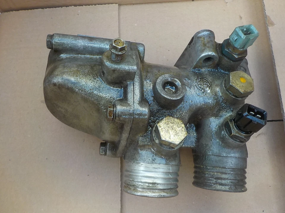 bocal calorstat complet bmw e32/e34 bmw e32 moteur m30 - Photo 1/4