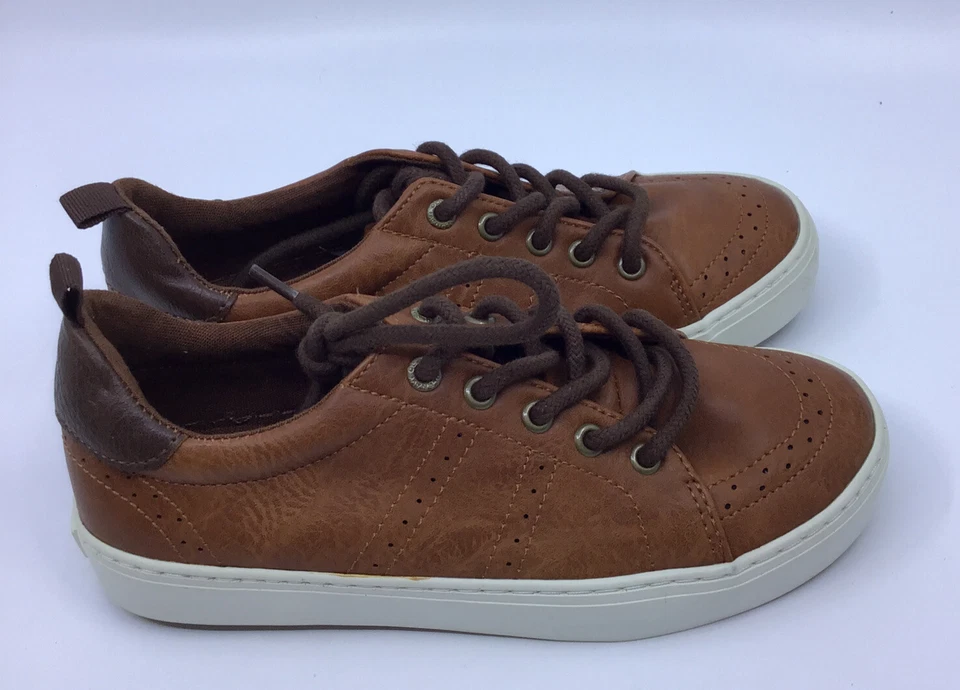 Old Navy Youth  Brown Casual Sneakers Shoes Sz 2 EUC - Image 2 of 4