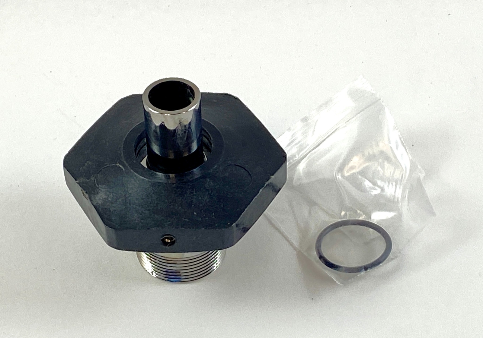 Salida de llenado de olla y hervidor de agua T&S con mango negro resistente al calor 035A