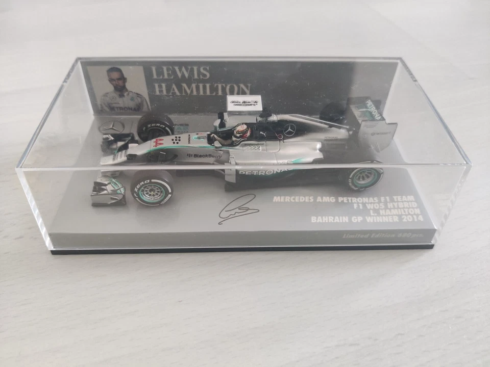 Mercedes W05, Hamilton, ganador del GP de Bahrein 2014, limitado: 680 piezas, Minichamps 1:43 Foto 3 de 3