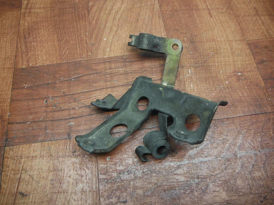 1993 1994 yamaha gts1000a FRONT WHEEL FENDER STAY MOUNT BRACKET HOLDER - Image 4 of 4