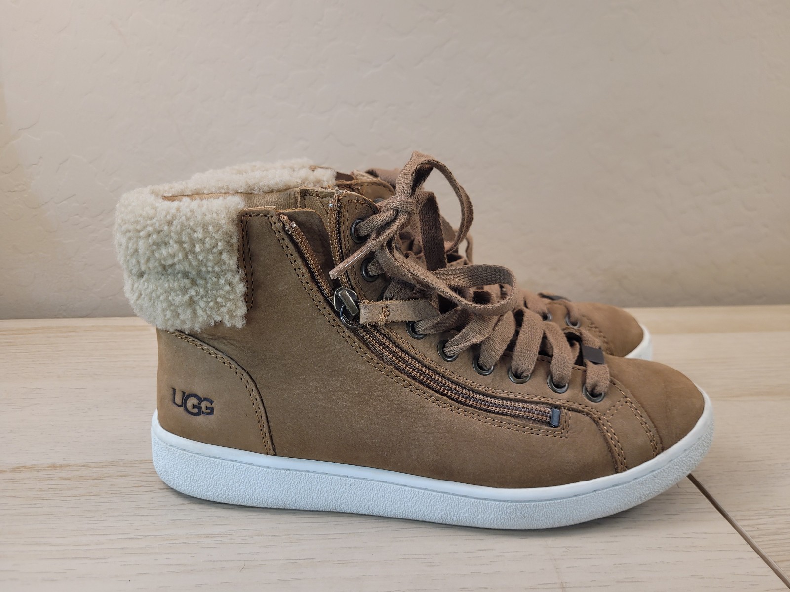 Womens 8 Chestnut Suede Shearling 1019716