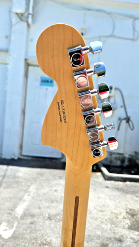 Fender American Special Stratocaster 2018 Maple Fingerboard Walnut Excellent!!!! - Picture 6 of 13