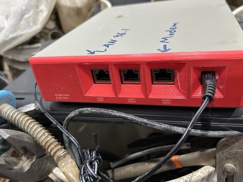 Vintage Guest Internet GIS-R10 Internet Hotspot Gateway - Picture 7 of 14