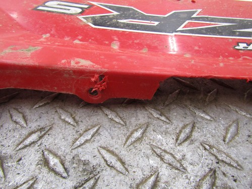 CUBIERTA GUARDABARROS TRASERO DERECHO POLARIS RZR 4 800 S 5437393-293 TIENE DAÑOS - Imagen 7 de 8
