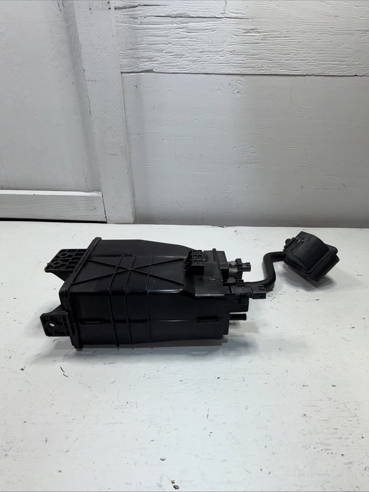 Reservatório vasilha evaporador vapor combustível Nissan NV 200 2018-2021 FABRICANTE DE EQUIPAMENTO ORIGINAL - Imagem 2 de 4