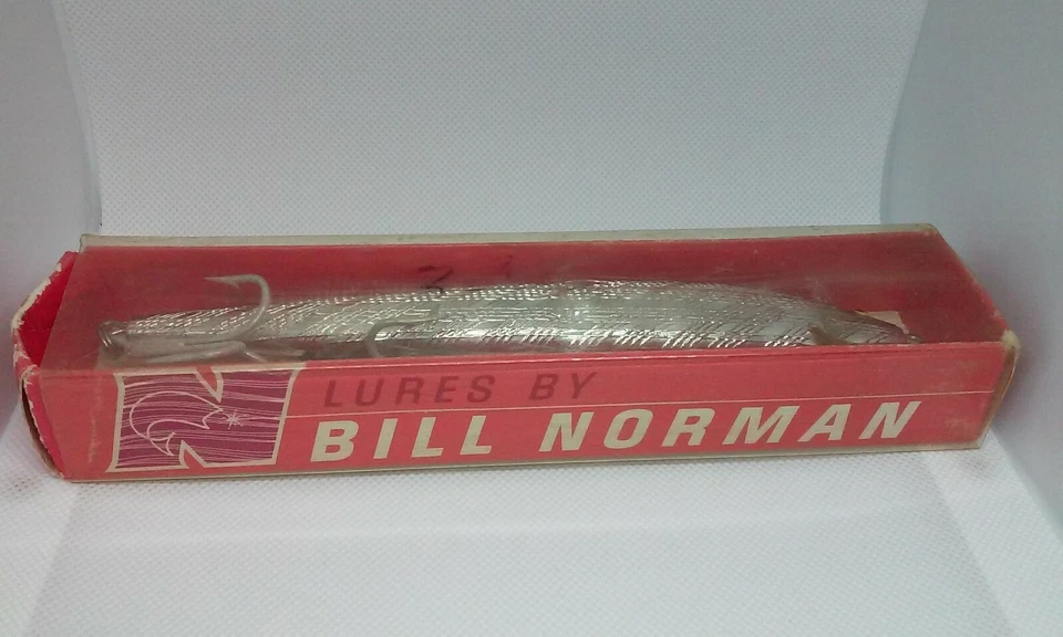 Señuelos de colección Bill Norman Shiner Minnow negro/plateado 7" sonajero Jerkbait señuelo nuevo de stock Foto 3 de 4
