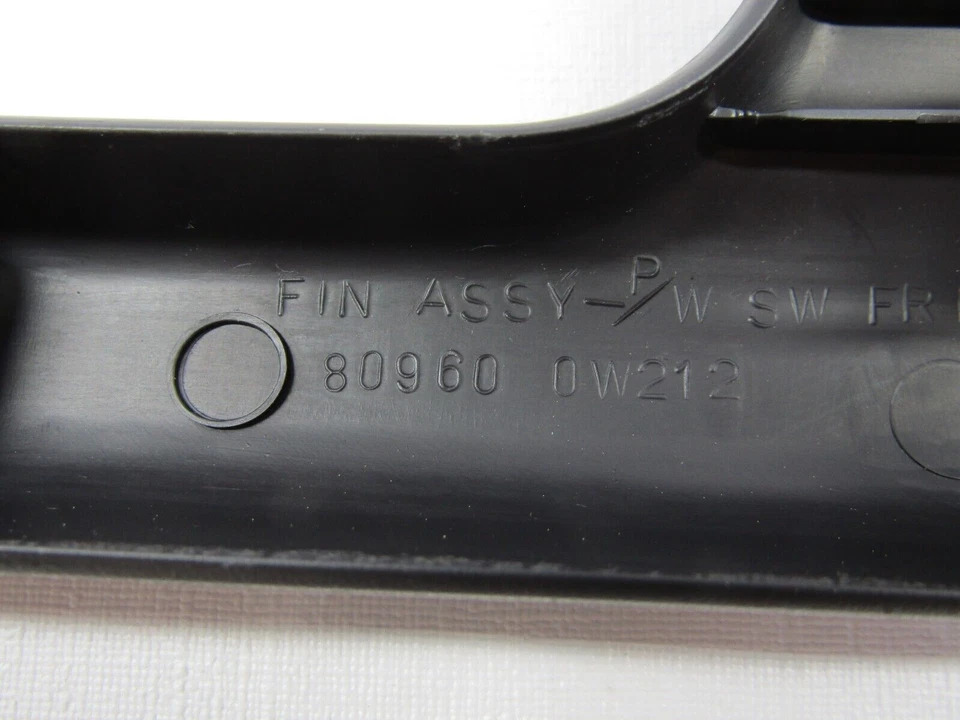 1996-1999 Nissan Pathfinder Right Front Passenger Side Window Control Switch OEM - Image 4 of 4