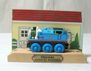 thomas comes to breakfast wooden railway