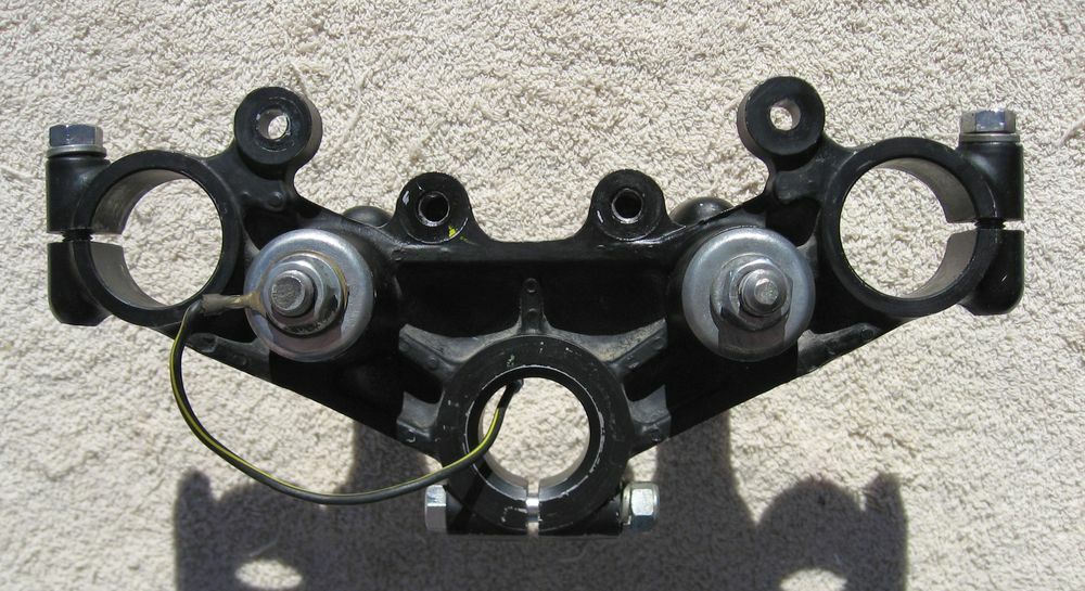 Kawasaki 44039-1023 Triple Tree w/ 46012-010 Risers KZ400/kz440