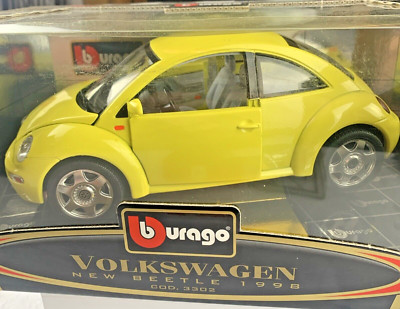 Bburago 1998 Volkswagen VW New Beetle 1:18 Scale Diecast Car Burago Yellow NIB