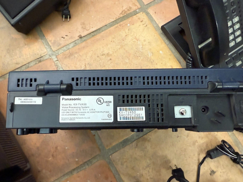 Panasonic KX-TDE100 + voice processing system + power supply + cables + radio. - Picture 13 of 24