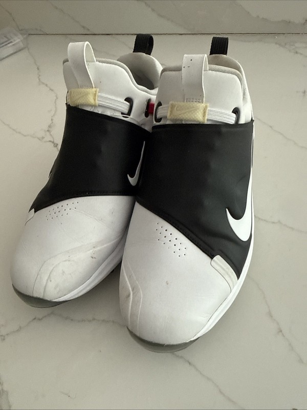 Men’s Nike Golf Shoes 9.5 W