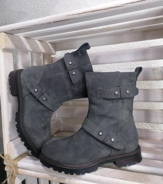 Women Clarks Boots Grey Suede 37.5