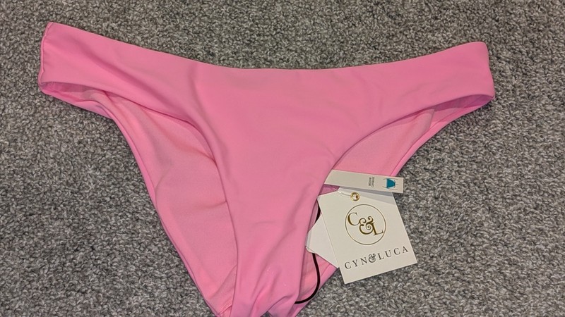 NWT, Cyn & Luca, Medium Coverage, pink, ruched butt, Swim bottom- Ladies Jr  XL