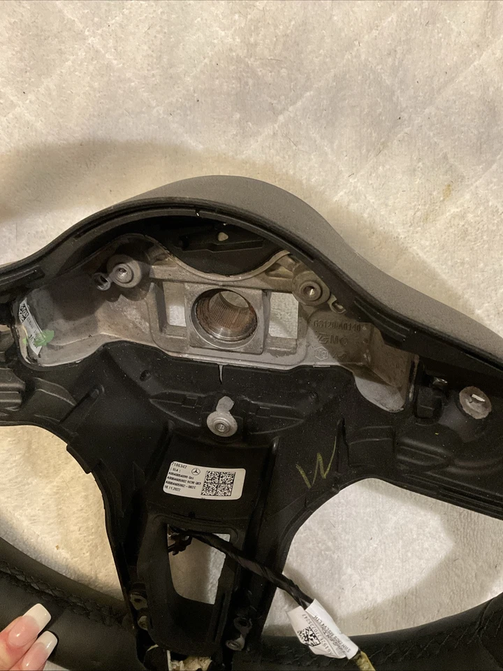 2019-2020 Mercedes-Benz GLE400 A220 Steering Wheel A0040054099 - Image 3 of 4