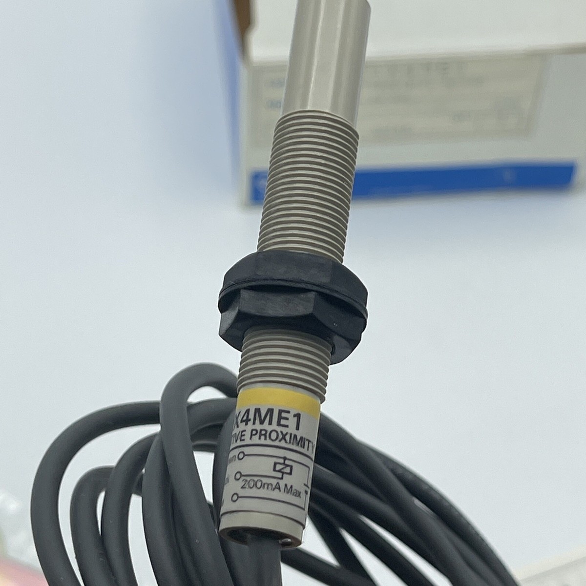 ONE New Omron E2K-X4ME1 Proximity Switch Sensor - View #11