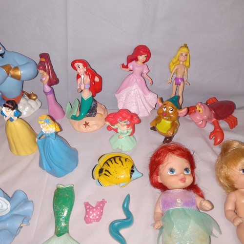 Lot of 25 Polly Pocket DISNEY PRINCESS Dolls Clothes Cinderella Belle Ariel - Picture 2 of 12