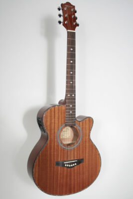 Agni-l-NA, 40` Westerngit., cut, EQ-Fishman, MH-Wilkinson, Decke: Sapeli, B&Z: S