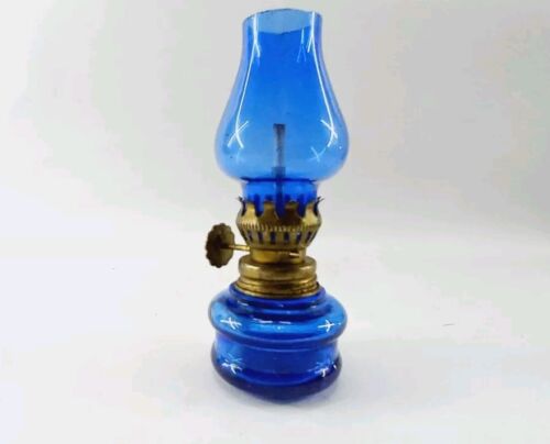 Vintage Mini Blue Glass Hurricane Lamp 3.75 in. Made In Hong Kong Nice condition - Picture 3 of 6