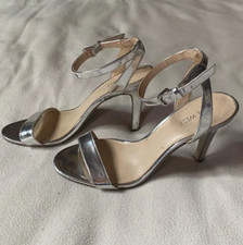 Nine West Silver Strappy Mid High Heels Size 7.5