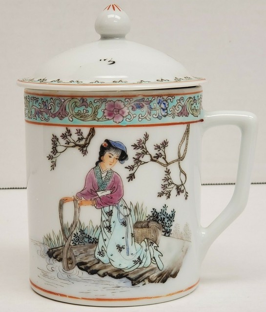 Vintage Lg Lidded Coffee Cup Mug w/ Lid Made in China Girl Washing