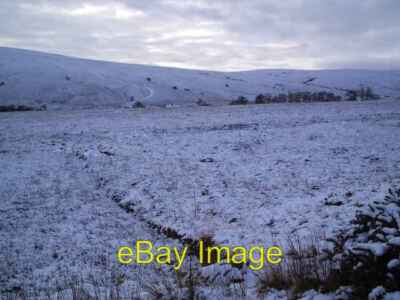 Foto 6x4 Glenmuick Cottage in Glencassley Nun, wenn Sie hart hinschauen, können Sie c2005