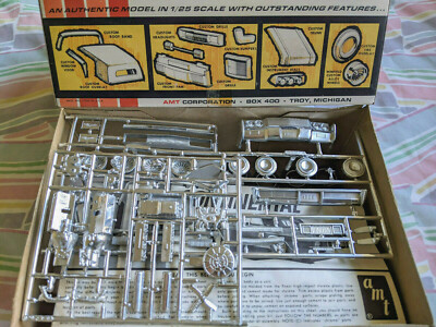L@@K! *RARE *ORIGINAL VINTAGE AMT 1966 LINCOLN CONTINENTAL KIT