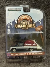Greenlight Great Outdoors '82 Chevrolet C-10 Silverado Chase Green Machine LE S2