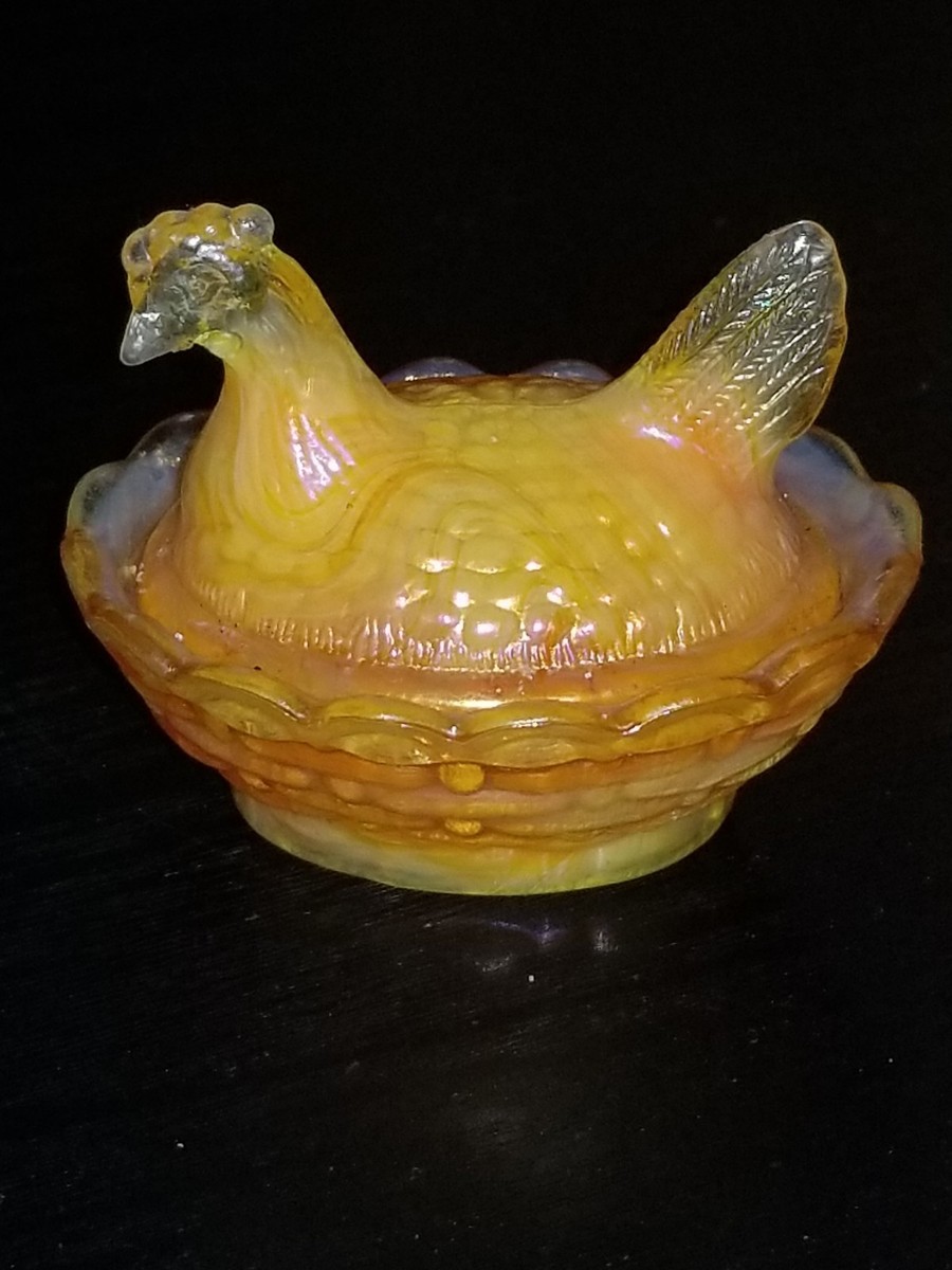 BOYD GLASS HEN ON NEST SALT DIP MARIGOLD CARNIVAL SUNKISTE