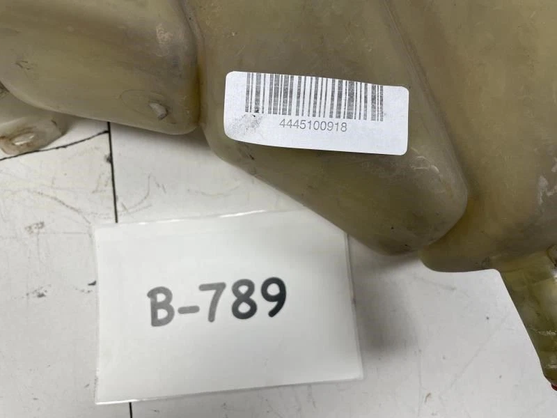 Ford F250 Super Duty 2001 depósito de refrigerante OEM+ Foto 2 de 4