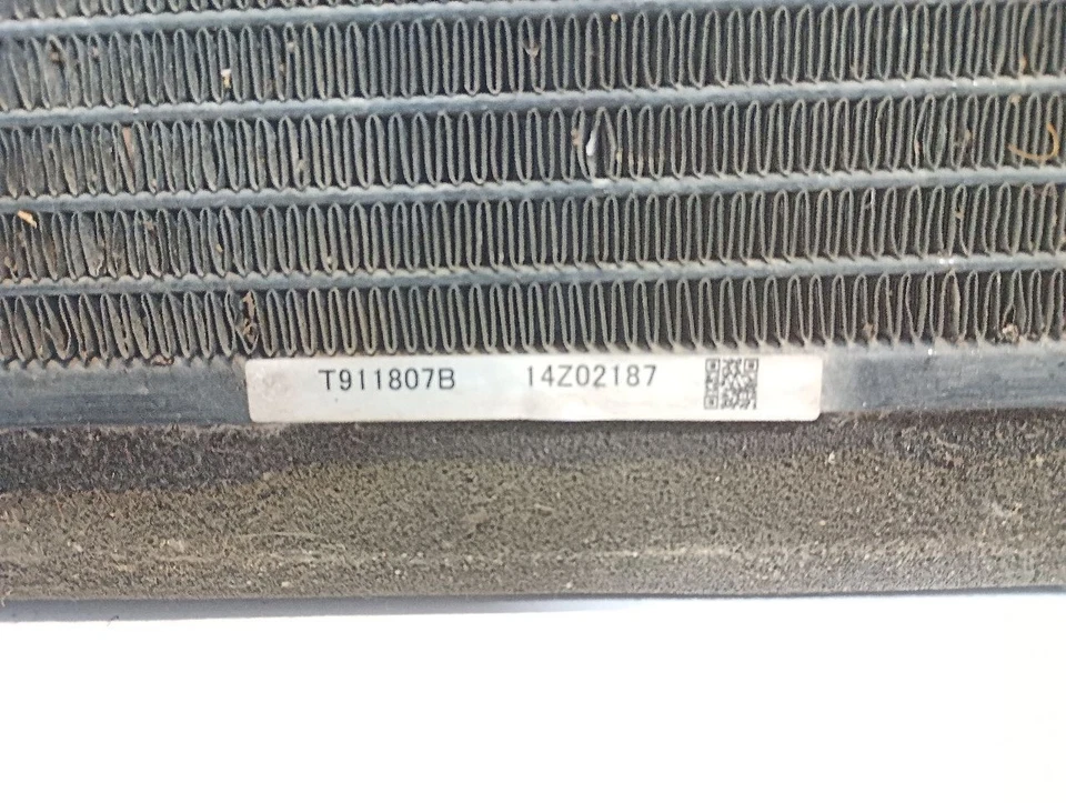 Condensador de CA de Subaru WRX 11598238 2015 Foto 2 de 4