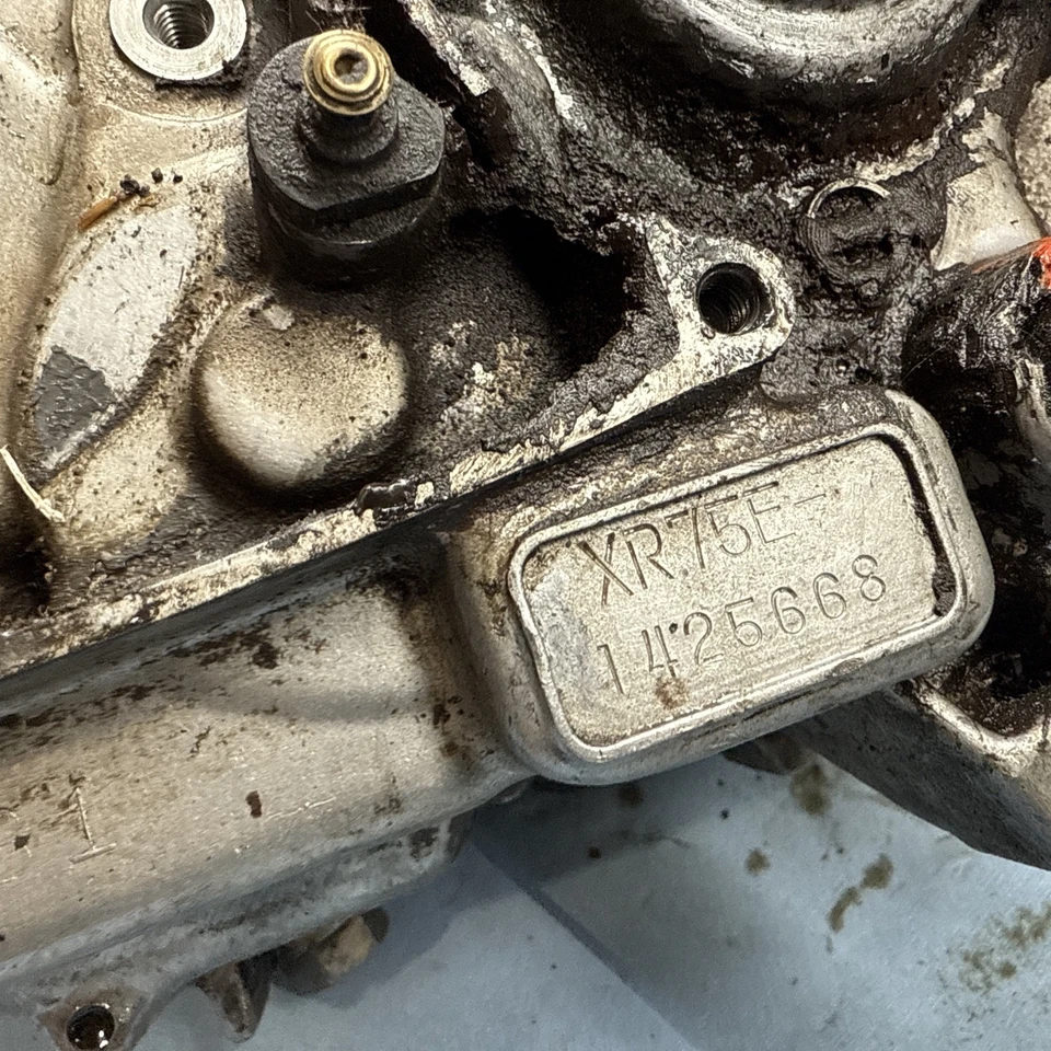 1977 - 1978 honda XR75 Motor Bottom End crank case And Tranny for parts - Image 2 of 4
