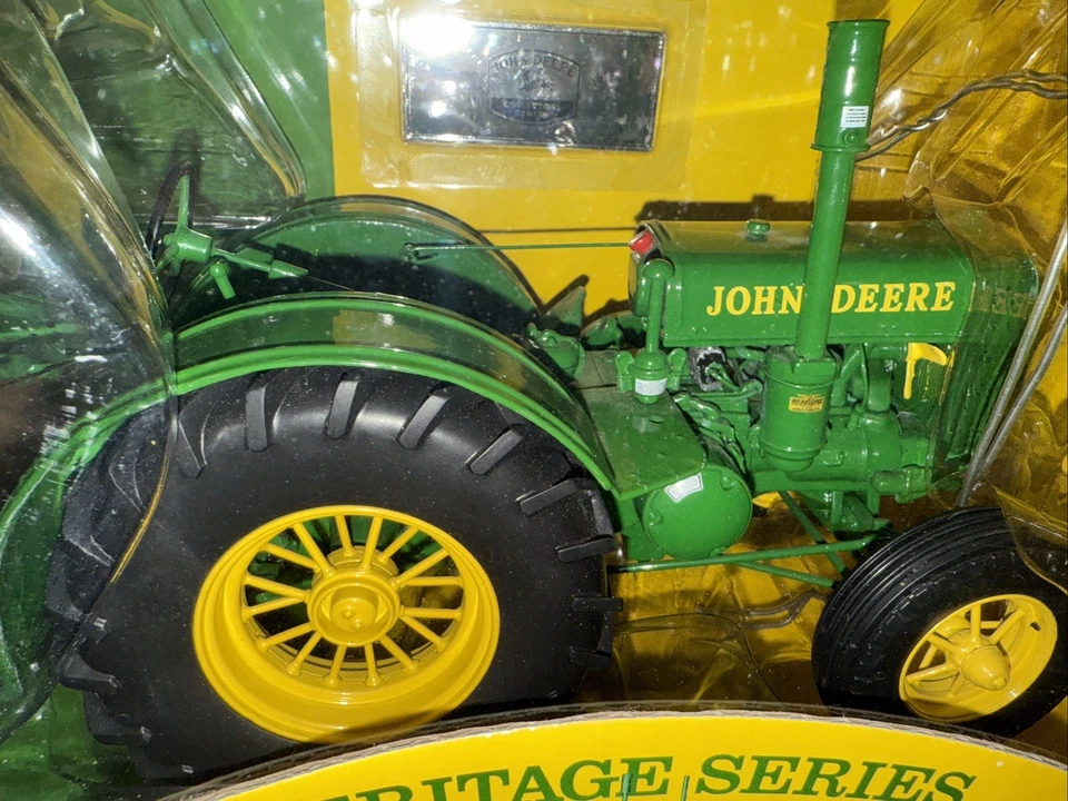 1/16 John Deere Model D Tractor On Rubber, Precision Heritage Series - Image 2 of 4