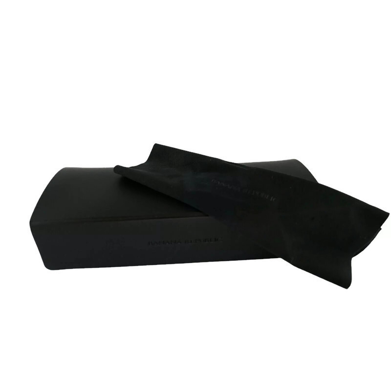 Солнцезащитные очки Banana Republic в черном футляре для очков с салфеткой для чистки 2090₽