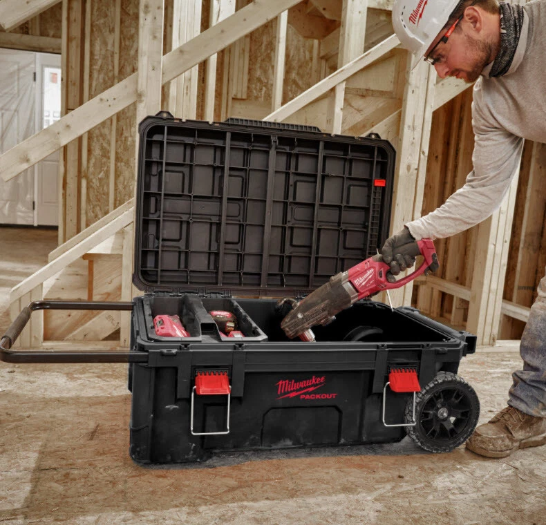 Milwaukee Rolling Tool Chest PACKOUT 38 in Dual Stack Top 250 lb Capacity  BLACK