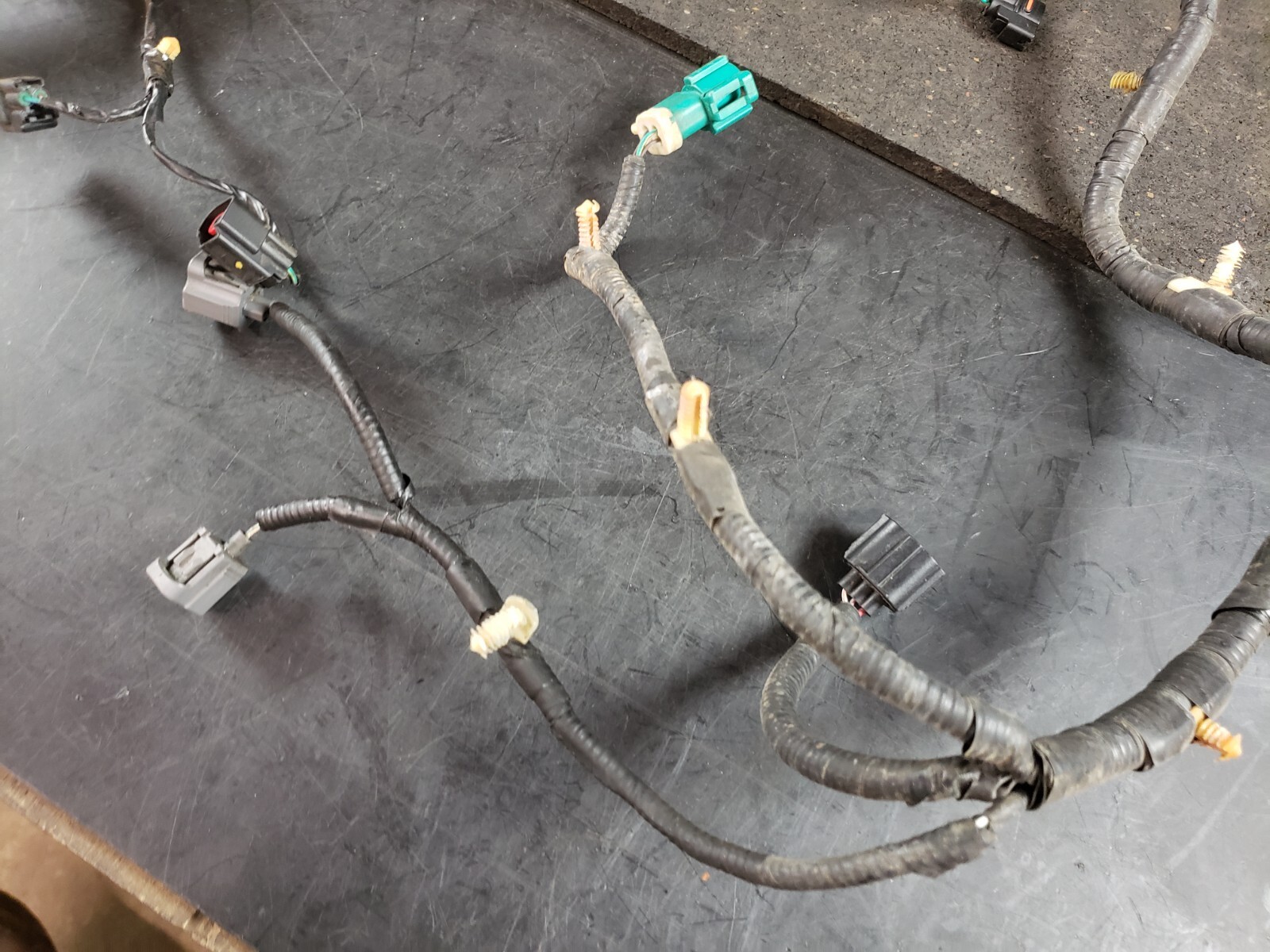 04 THUNDERBIRD ENGINE MOTOR ELECTRICAL WIRING WIRE HARNESS 3.9 V8 3W4T12B637BH