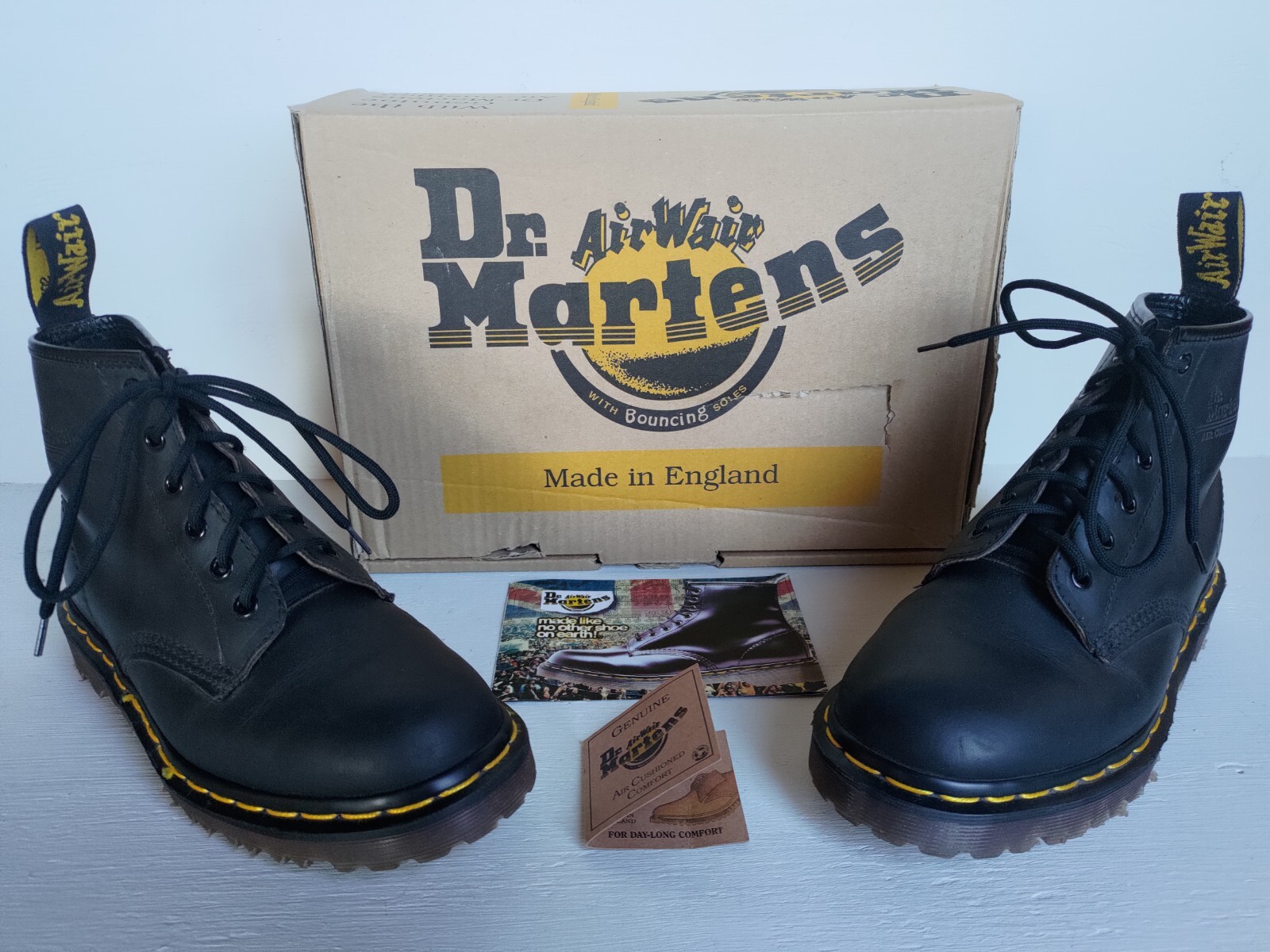 DR. MARTENS 6 EYE BLACK LEATHER BOOTS SIZE 6UK MADE I… Gem
