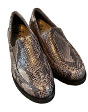 Earth Zurich Bern faux snake wedge loafers size 7