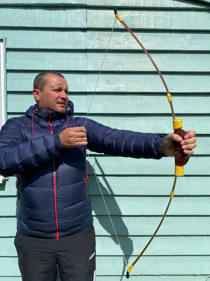 JUEGO TRADICIONAL DE TIRO CON ARCO RECURVO (COMPLETO CON 20 FLECHAS Y SOPORTE) - Imagen 4 de 4