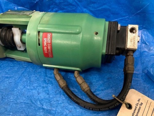 Collins Control Valve 1" Model 8560 Offset Split-Body Actuator - Picture 3 of 7