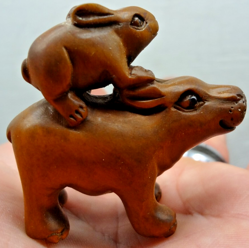 Netsuke Boxwood Figurine FIGURE Carved Signed 'BABY RABBIT RIDES MOM' FREE SHIP! - Picture 7 of 8