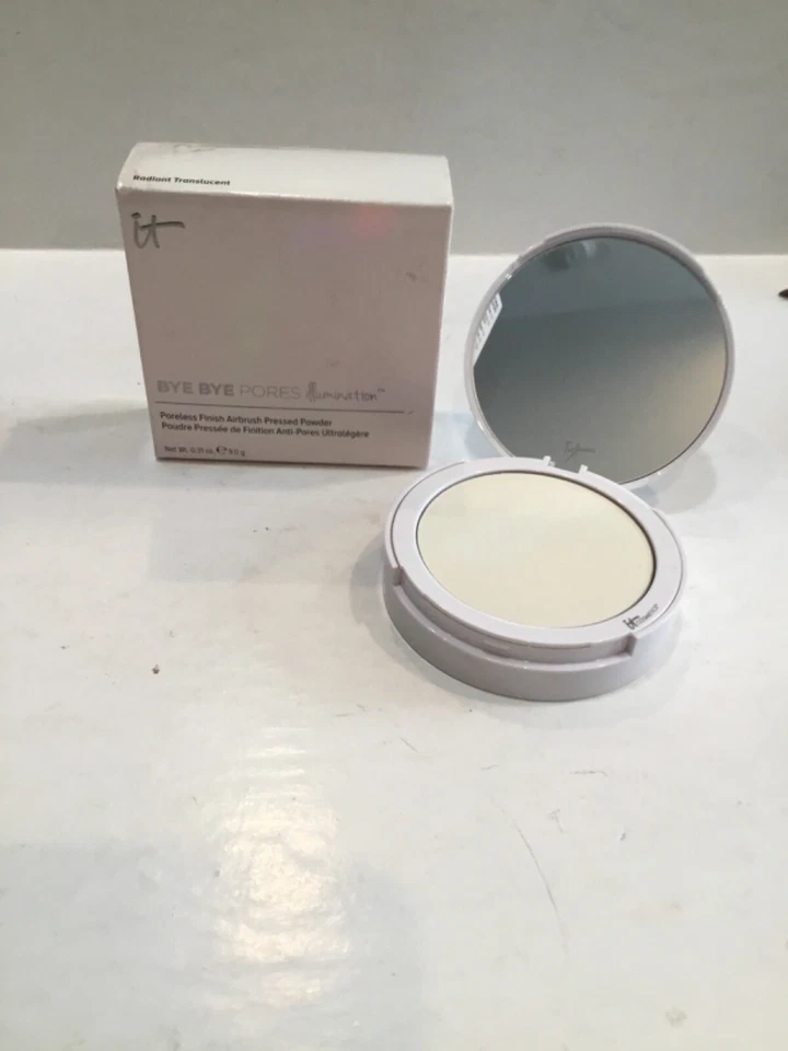It Cosmetics Bye Bye Pores Illumination Poreless Finish Pressed Powder Radiant - Image 2 of 3