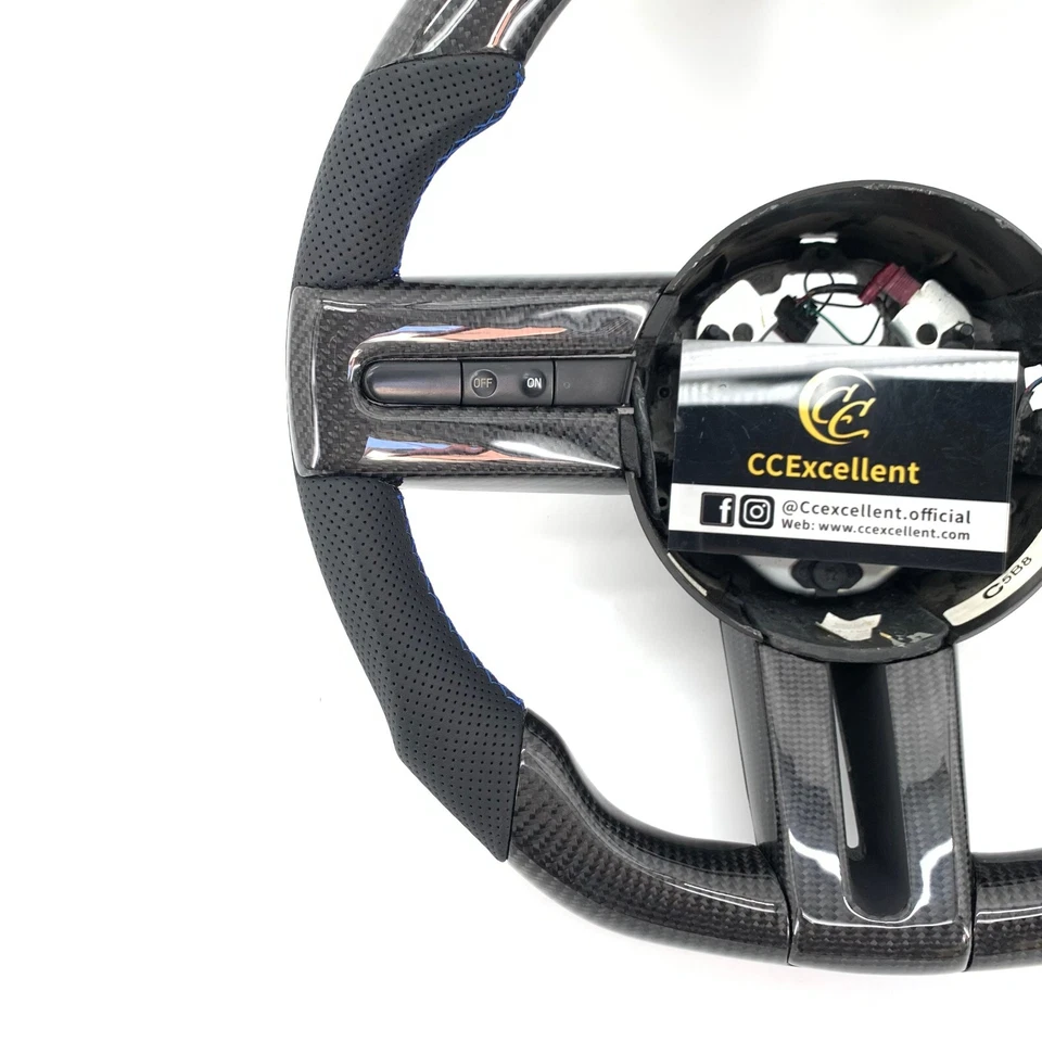 Volante de fibra de carbono real para Ford Mustang 2005-2009 S197 GT 2005-2012 Foto 3 de 4